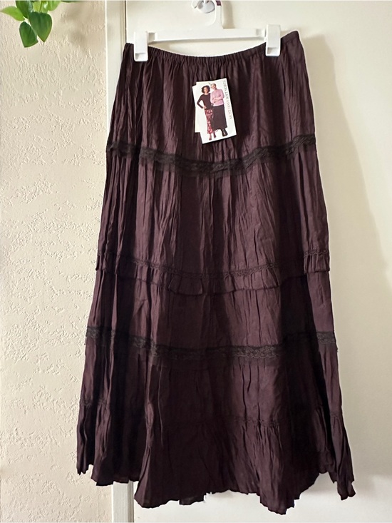 White Stag Dresses & Skirts - White Stag Maxi Skirt with Lace Detail- size 12-14- Deep Brown Tiered NEW